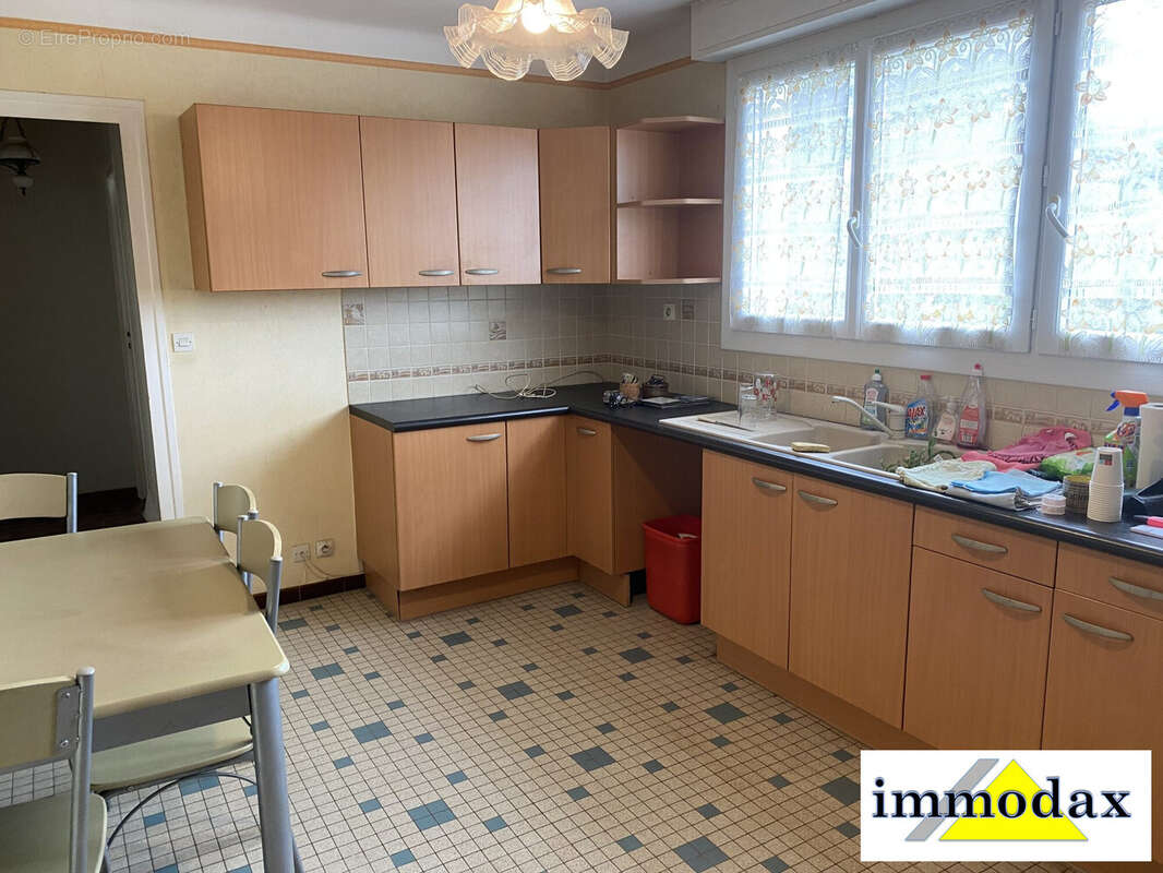 Cuisine vue 2 - Maison à YZOSSE