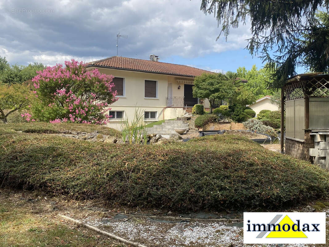 Facade vue 2 - Maison à YZOSSE