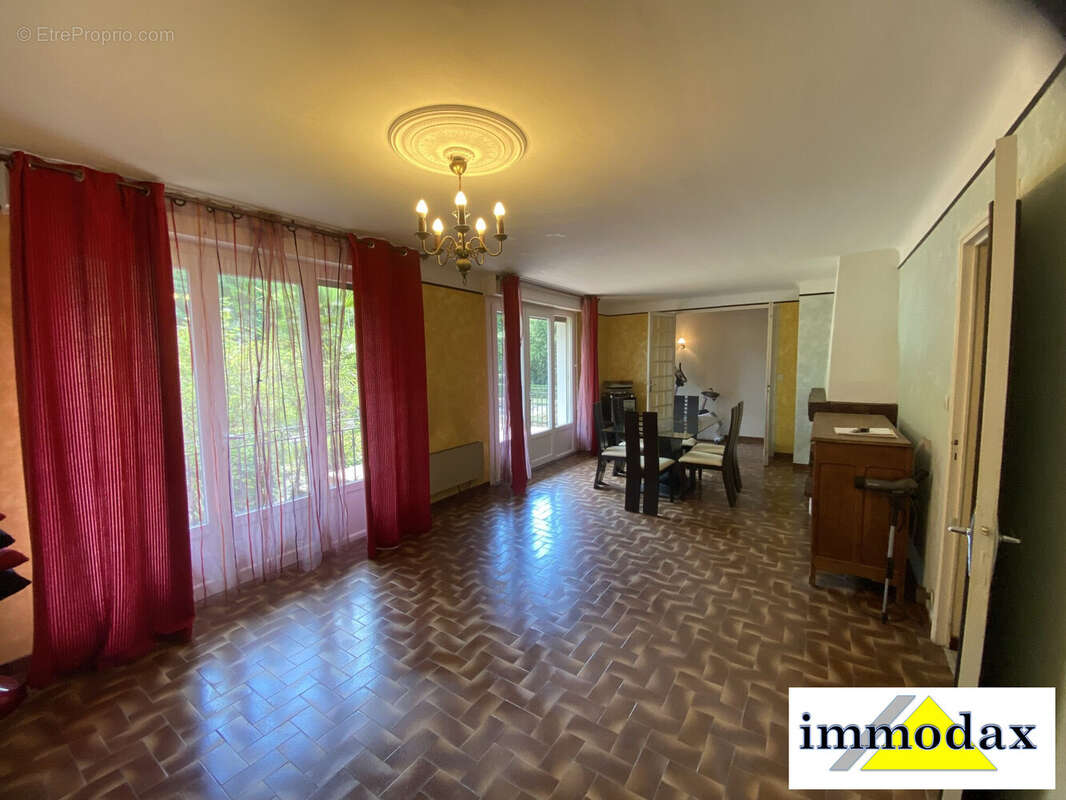 Salon / SAM - Maison à YZOSSE