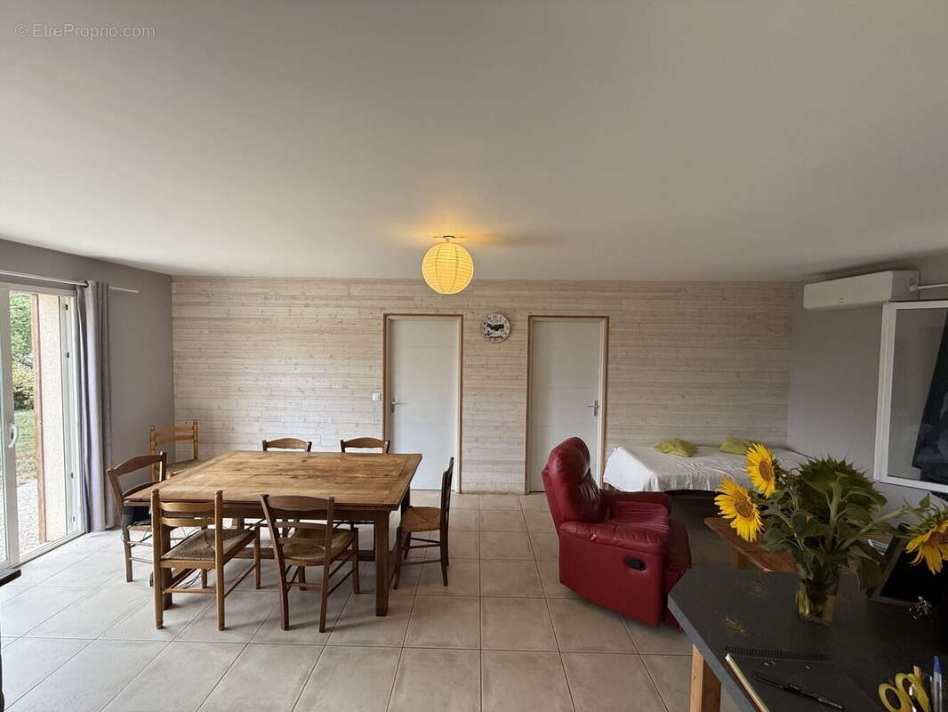 Maison à YVRAC-ET-MALLEYRAND