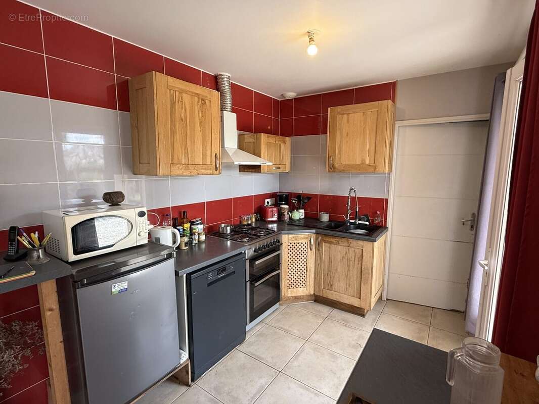 Maison à YVRAC-ET-MALLEYRAND