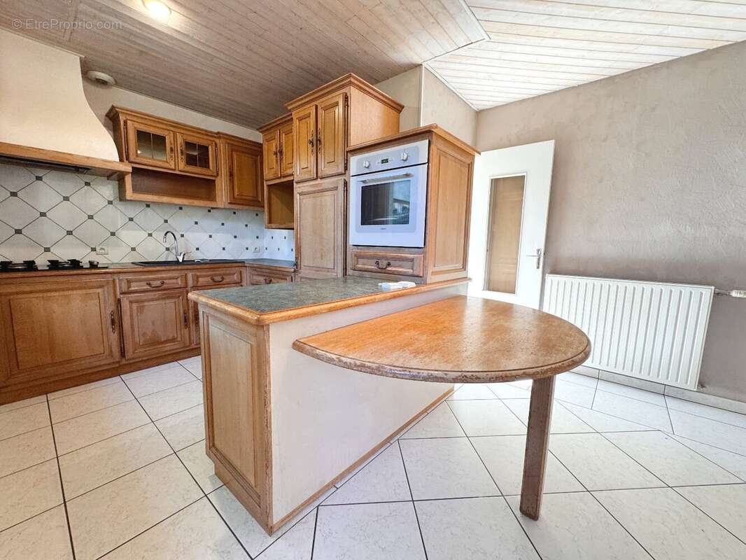 Maison à LES HERBIERS