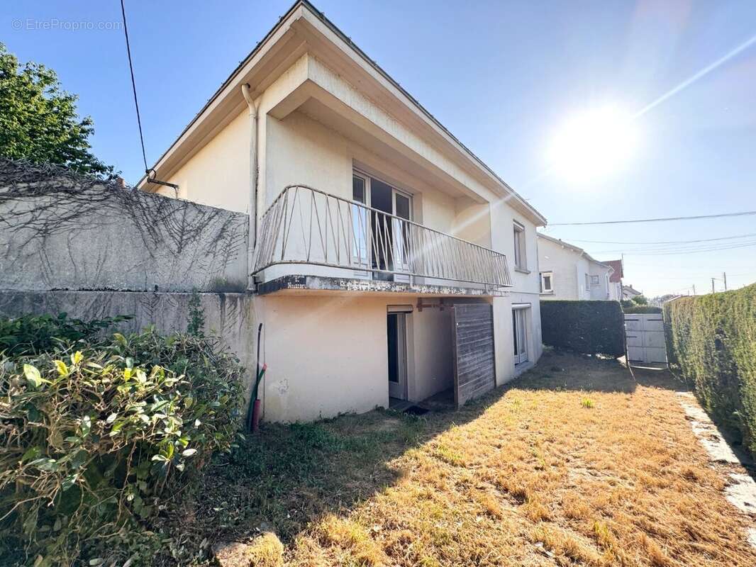 Maison à LES HERBIERS