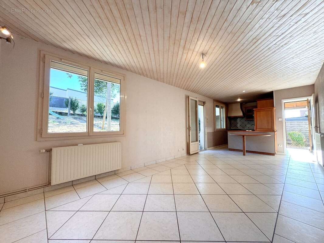 Maison à LES HERBIERS