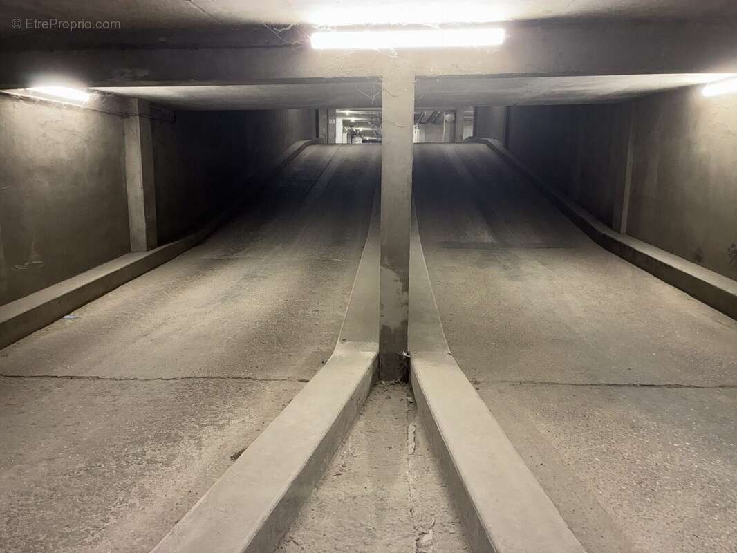 Parking à VINCENNES