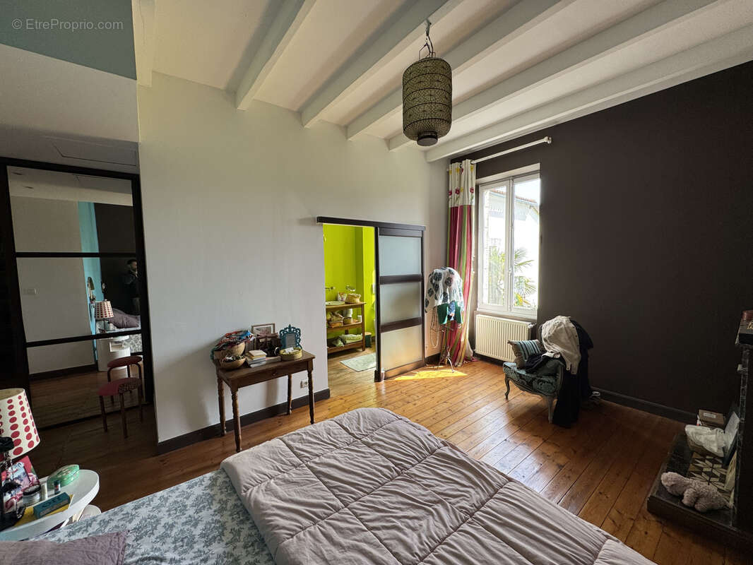 Maison à BARBEZIEUX-SAINT-HILAIRE