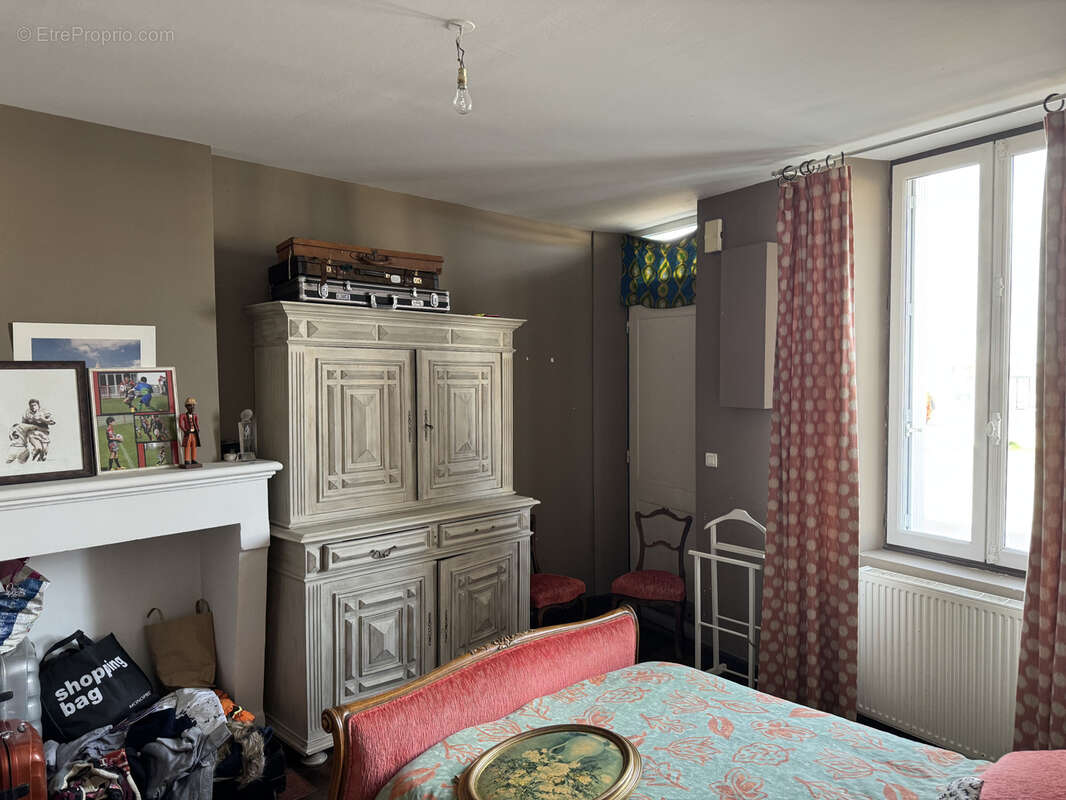 Maison à BARBEZIEUX-SAINT-HILAIRE