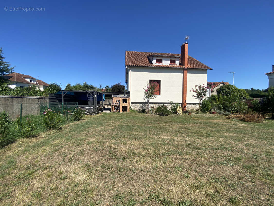 Maison à BIARS-SUR-CERE