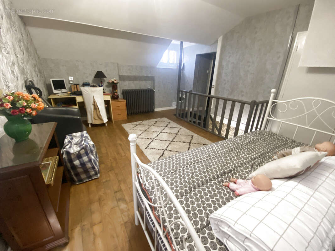 Maison à BIARS-SUR-CERE