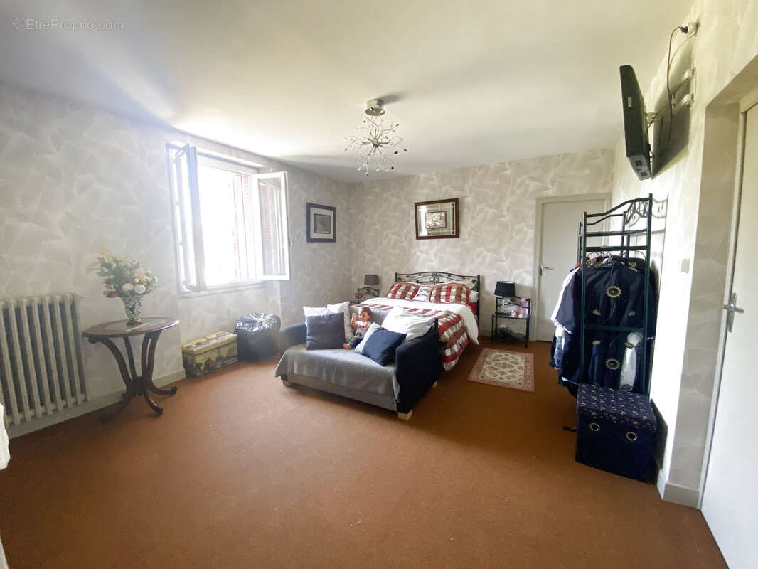 Maison à BIARS-SUR-CERE