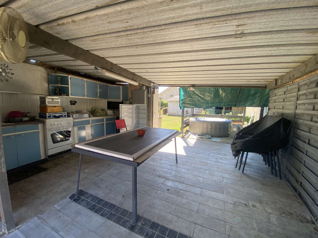 Maison à BIARS-SUR-CERE