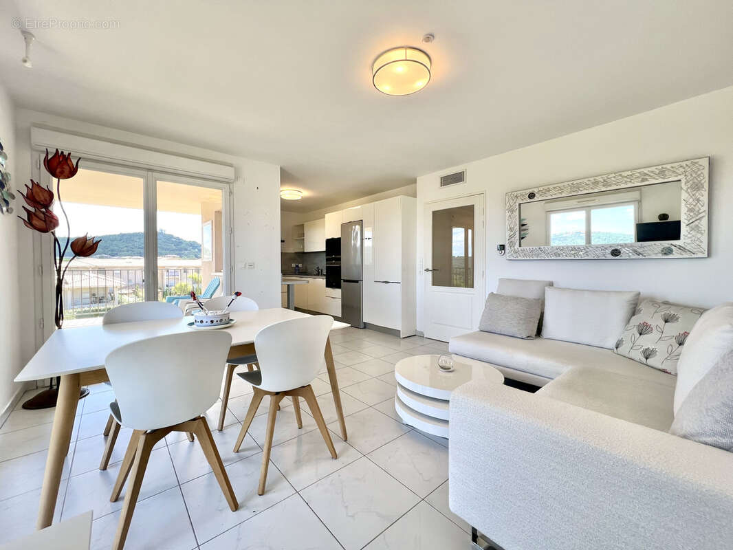 Appartement à LA CROIX-VALMER