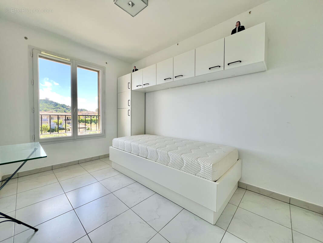 Appartement à LA CROIX-VALMER