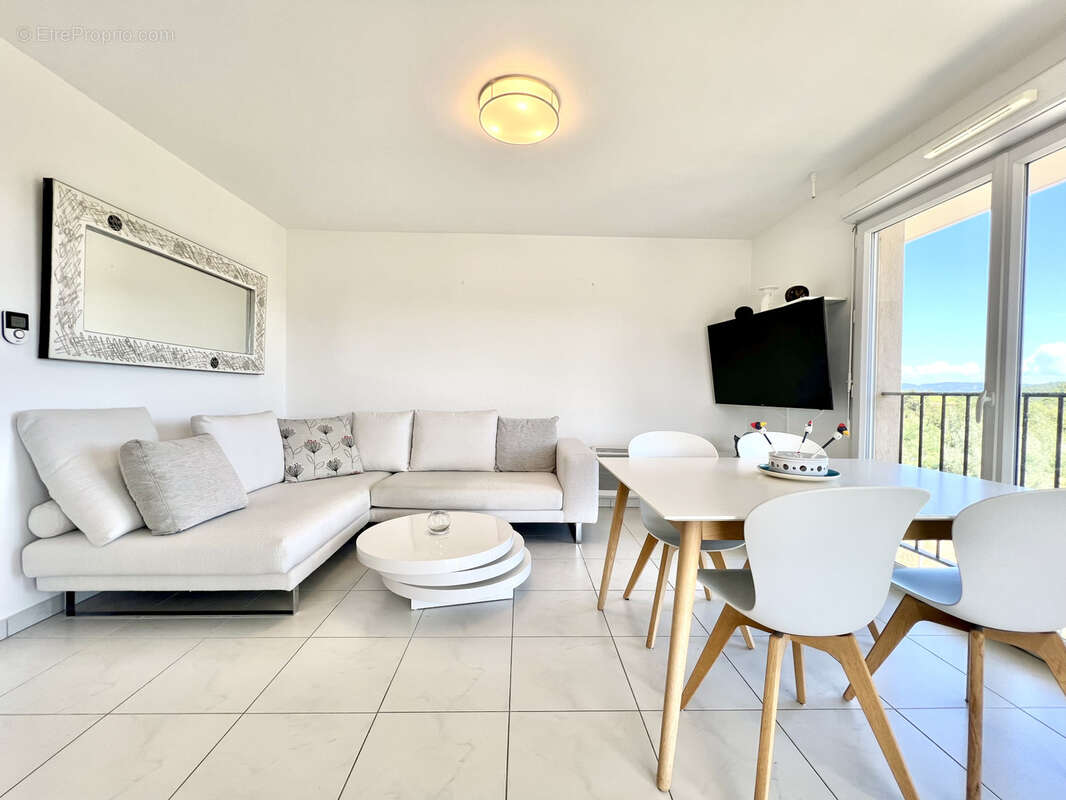 Appartement à LA CROIX-VALMER