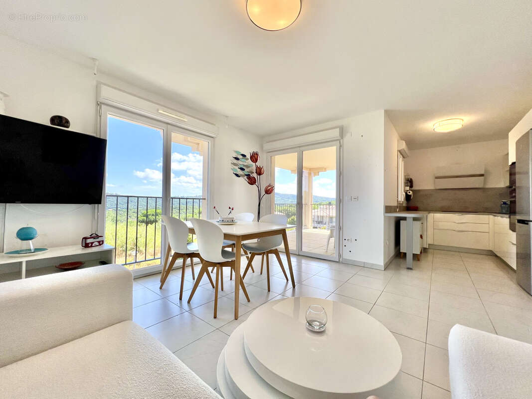 Appartement à LA CROIX-VALMER