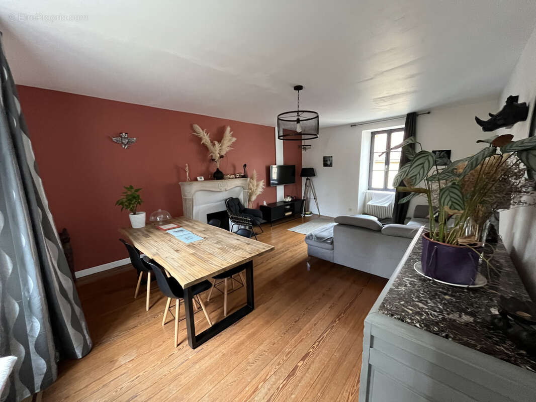 Maison à FAIN-LES-MOUTIERS