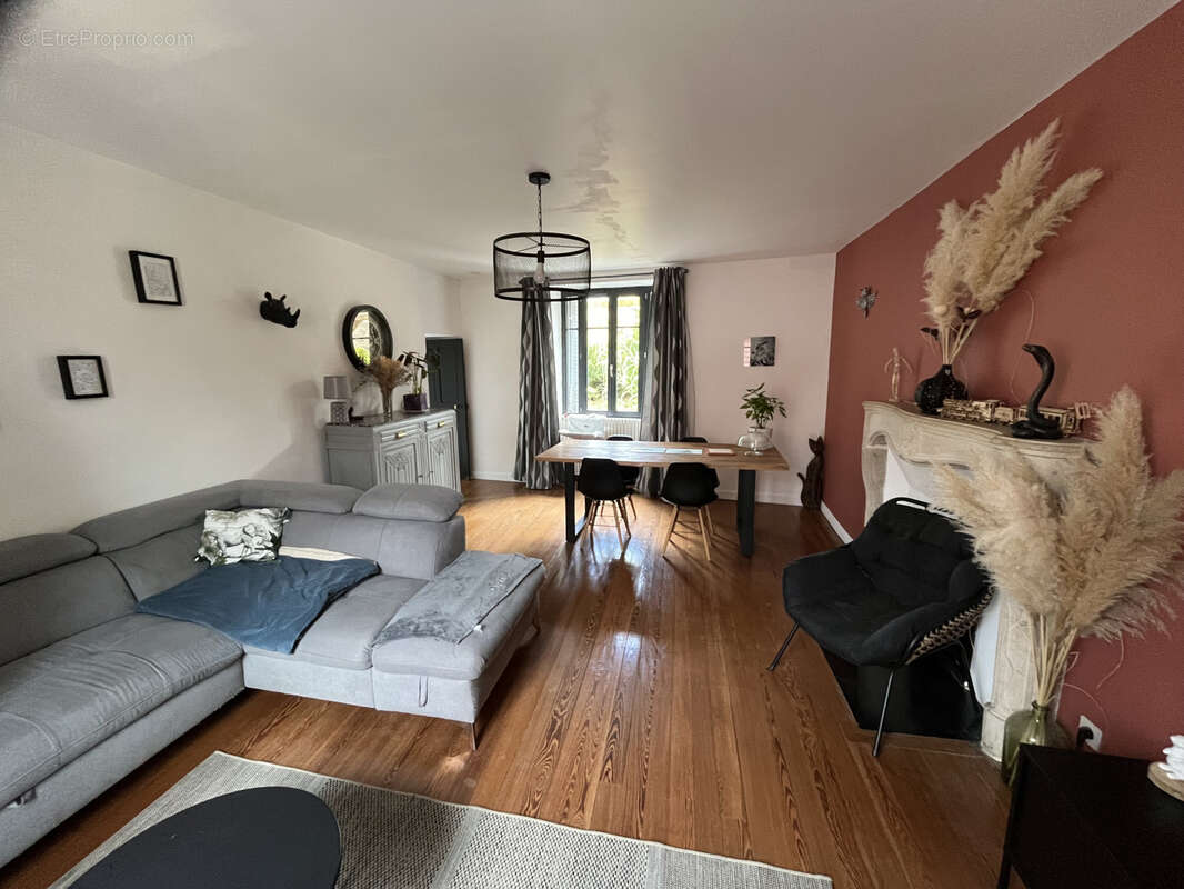 Maison à FAIN-LES-MOUTIERS