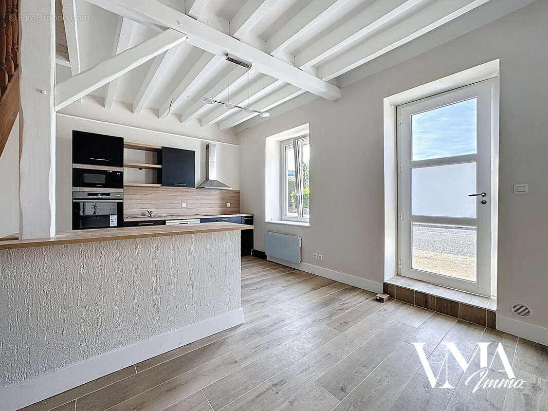 Appartement à SOURCIEUX-LES-MINES