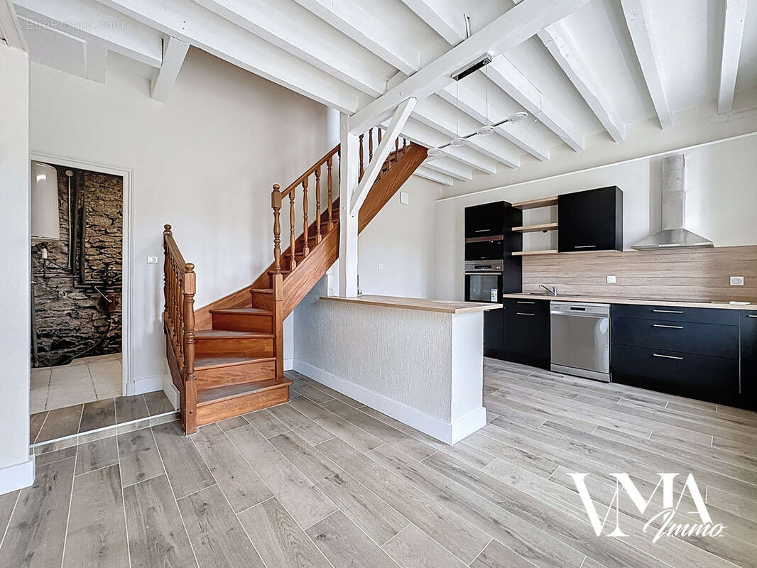 Appartement à SOURCIEUX-LES-MINES