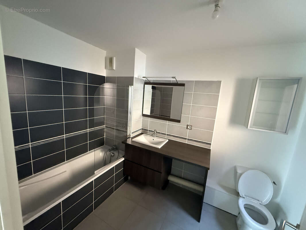 Appartement à MAUGUIO