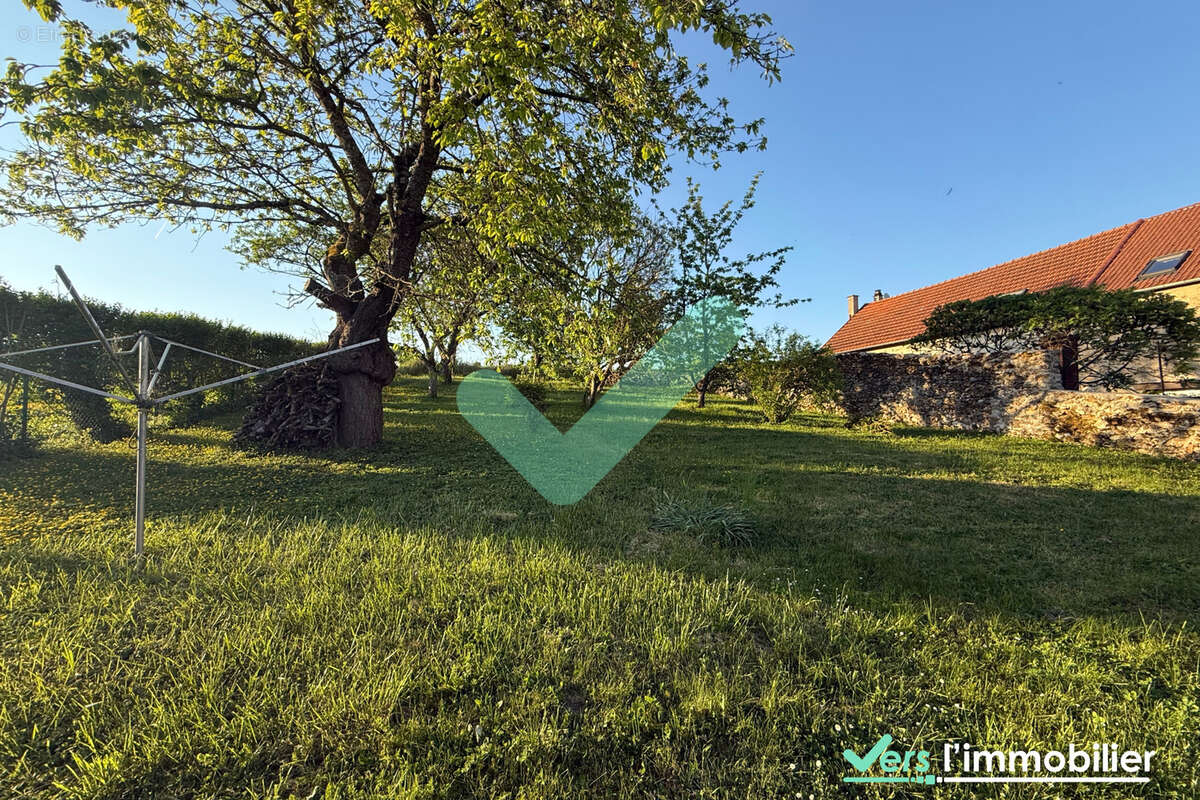 Maison à SAINTE-GEMME