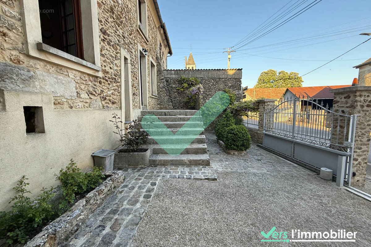 Maison à SAINTE-GEMME