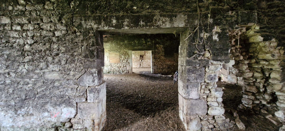 Autre à CHENAC-SAINT-SEURIN-D'UZET