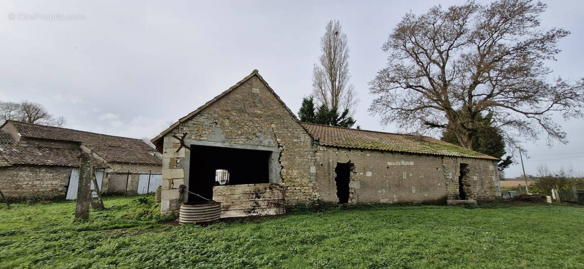 Autre à CHENAC-SAINT-SEURIN-D'UZET