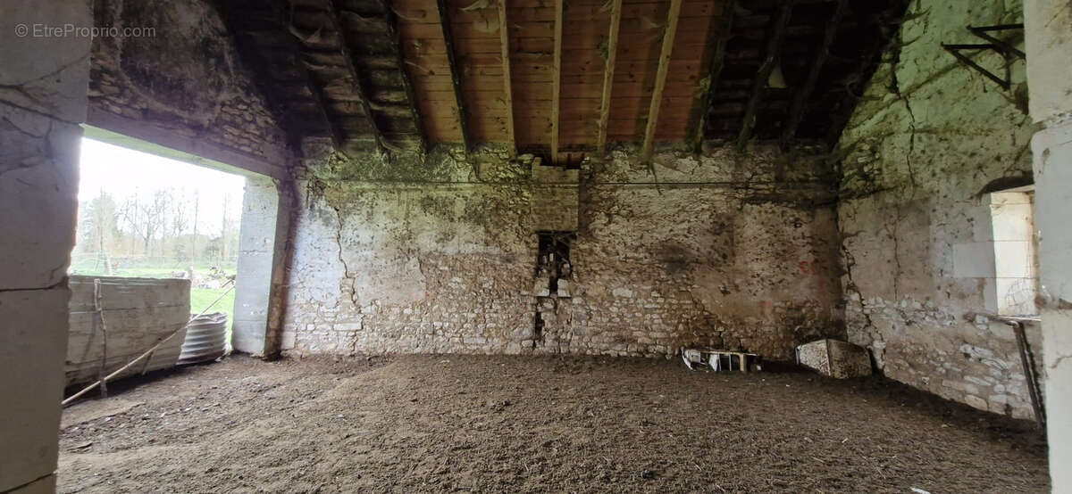 Autre à CHENAC-SAINT-SEURIN-D'UZET