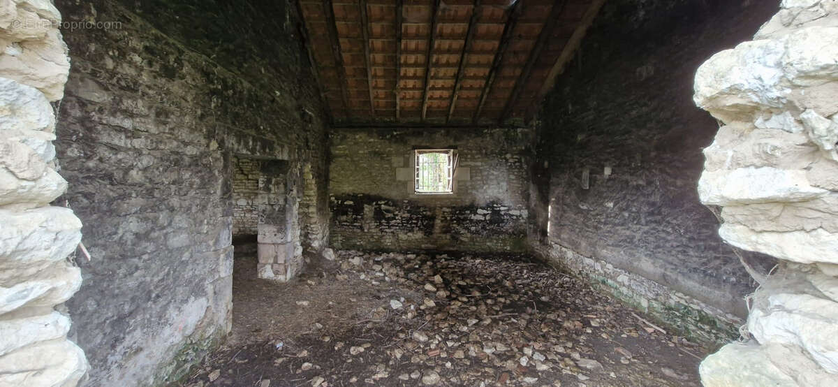 Autre à CHENAC-SAINT-SEURIN-D'UZET