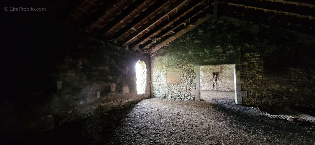 Autre à CHENAC-SAINT-SEURIN-D'UZET