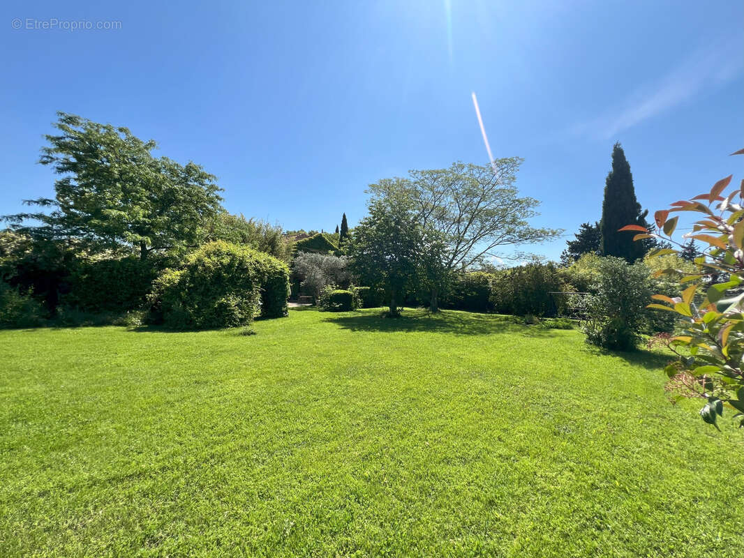 Maison à PERNES-LES-FONTAINES