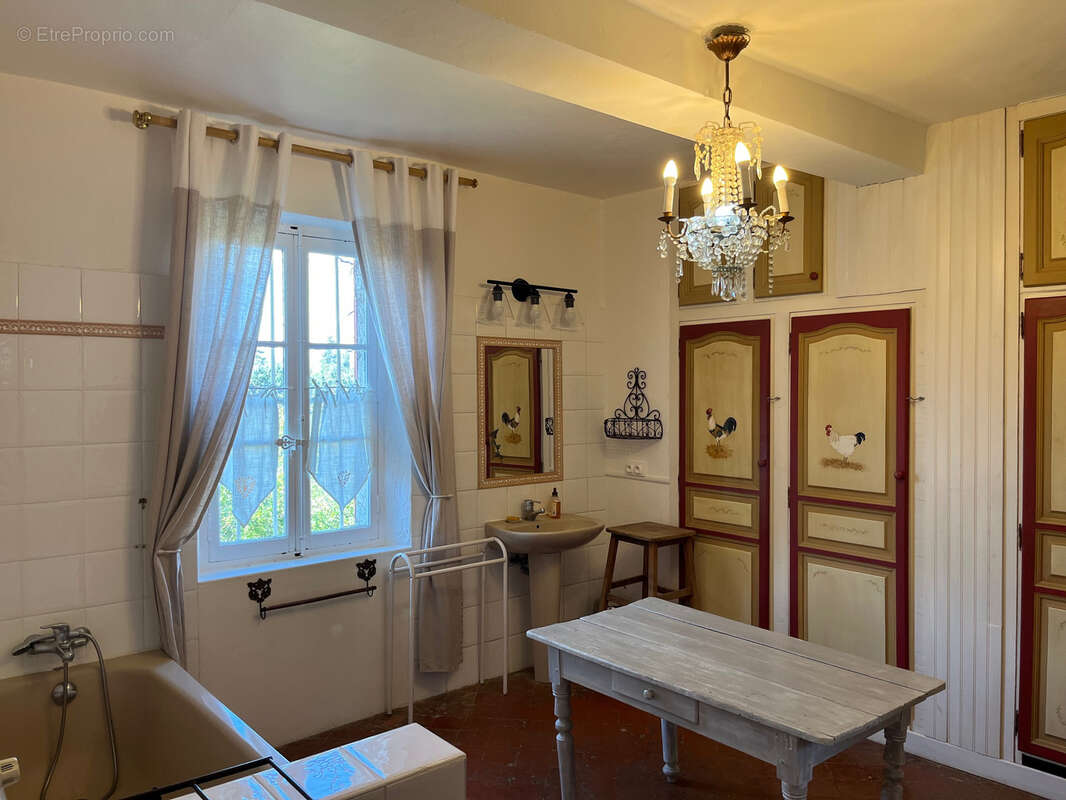 Maison à PERNES-LES-FONTAINES