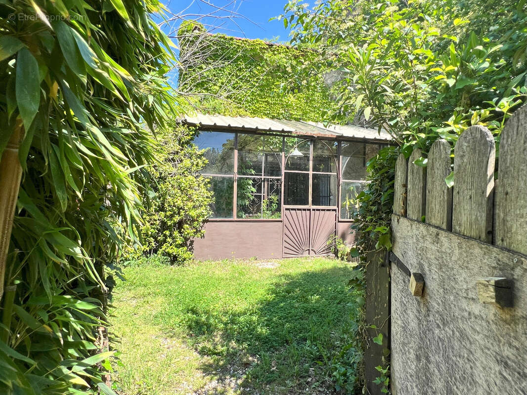 Maison à PERNES-LES-FONTAINES