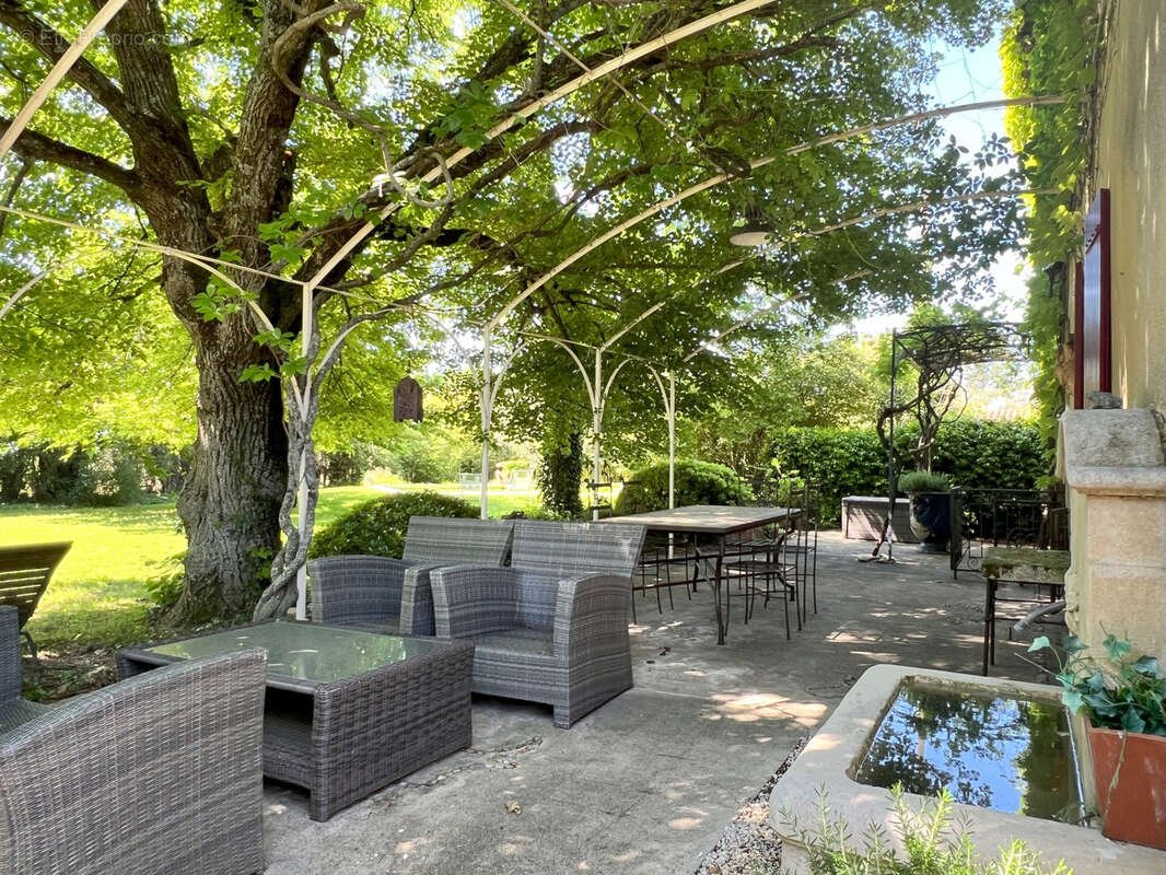 Maison à PERNES-LES-FONTAINES