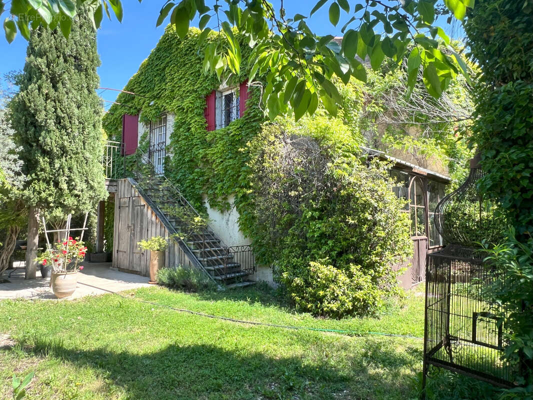 Maison à PERNES-LES-FONTAINES