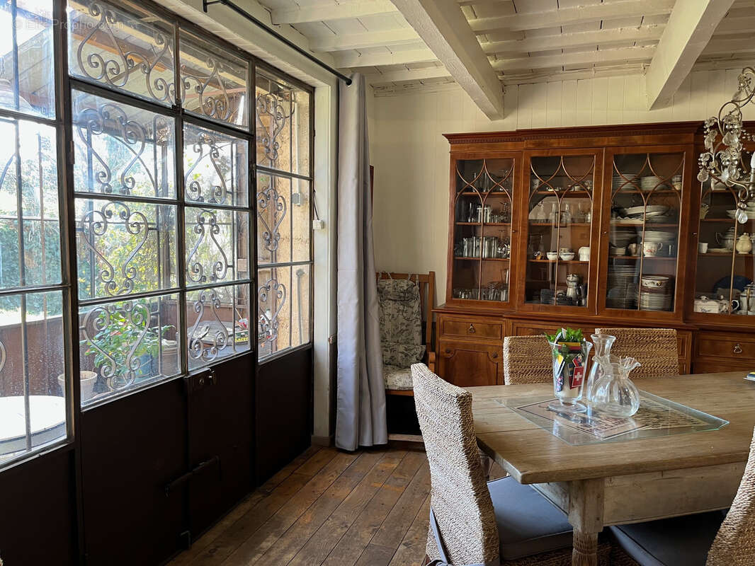 Maison à PERNES-LES-FONTAINES