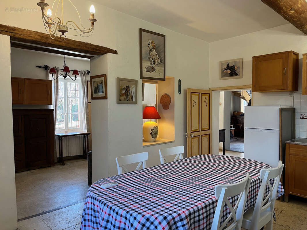 Maison à PERNES-LES-FONTAINES