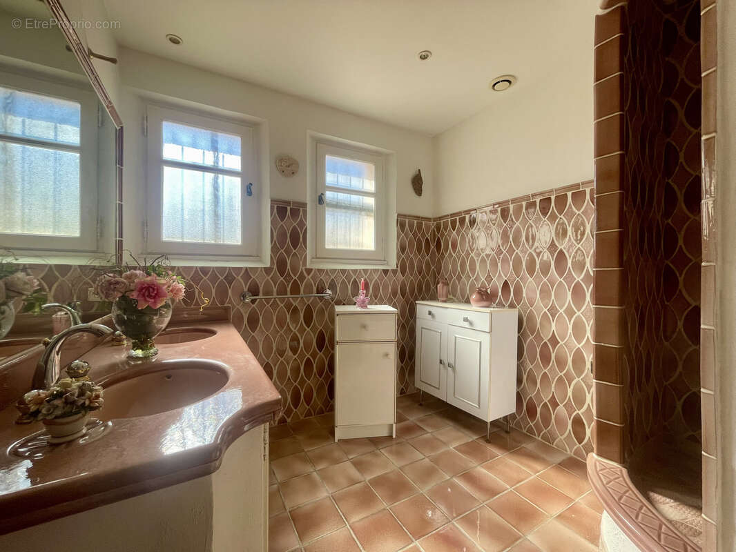 Maison à ROQUEBRUNE-SUR-ARGENS