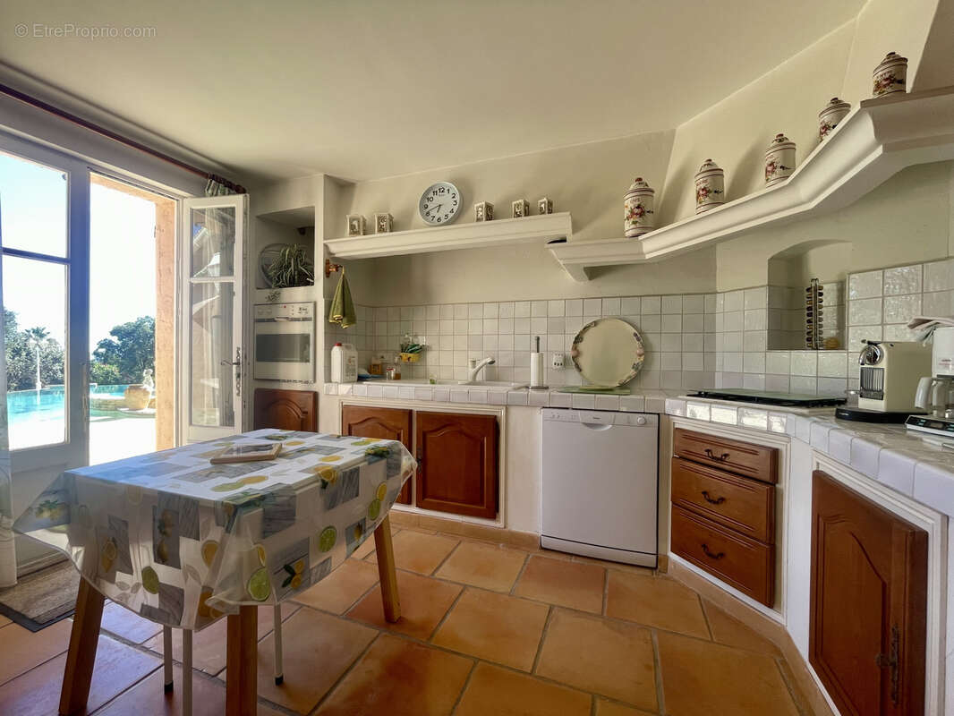 Maison à ROQUEBRUNE-SUR-ARGENS