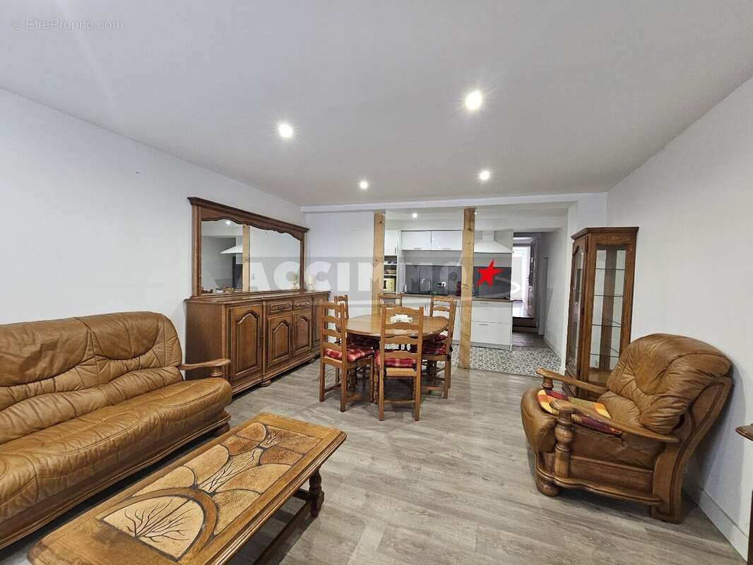 Maison à LISLE-SUR-TARN