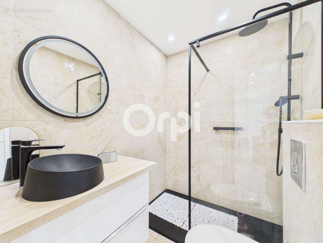 Appartement à MANDELIEU-LA-NAPOULE