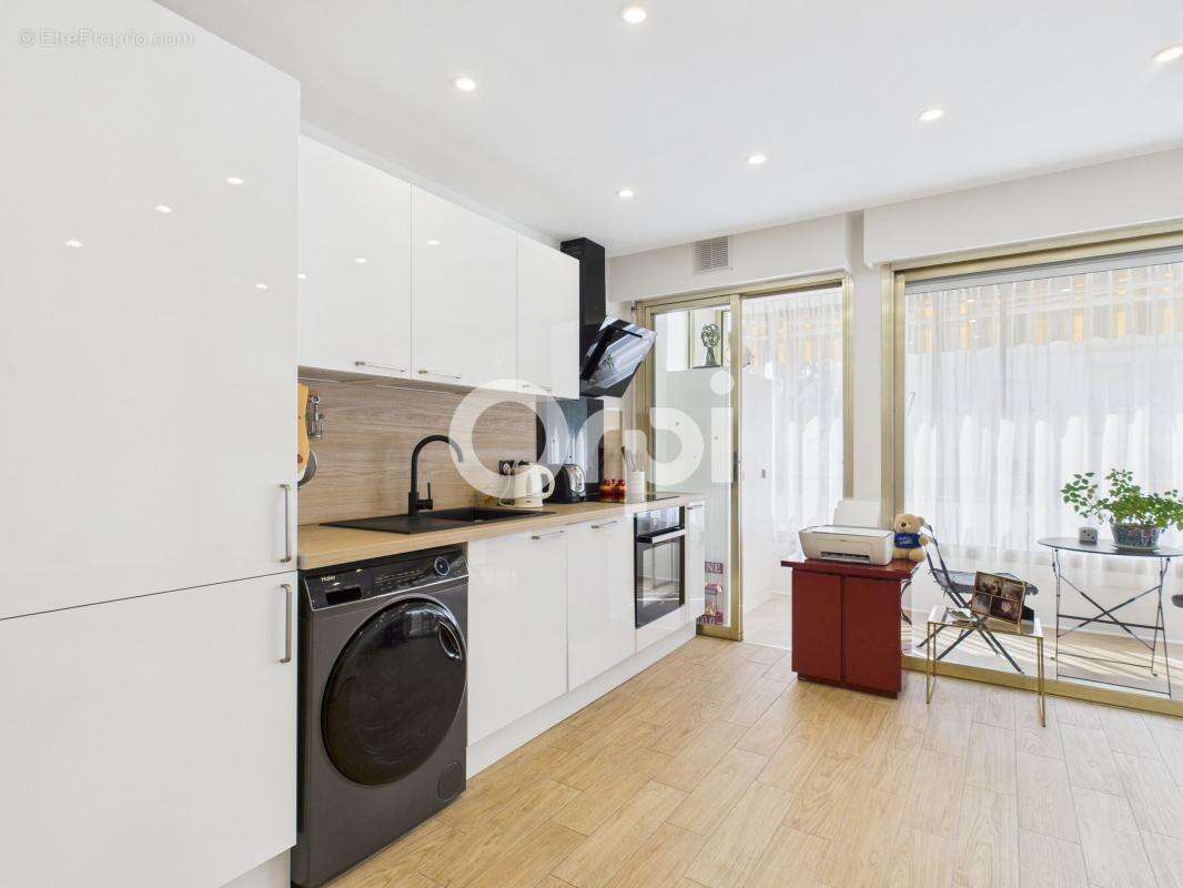 Appartement à MANDELIEU-LA-NAPOULE