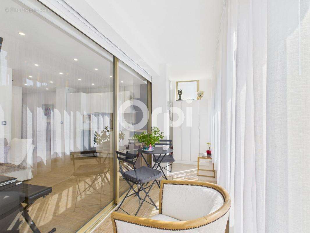 Appartement à MANDELIEU-LA-NAPOULE