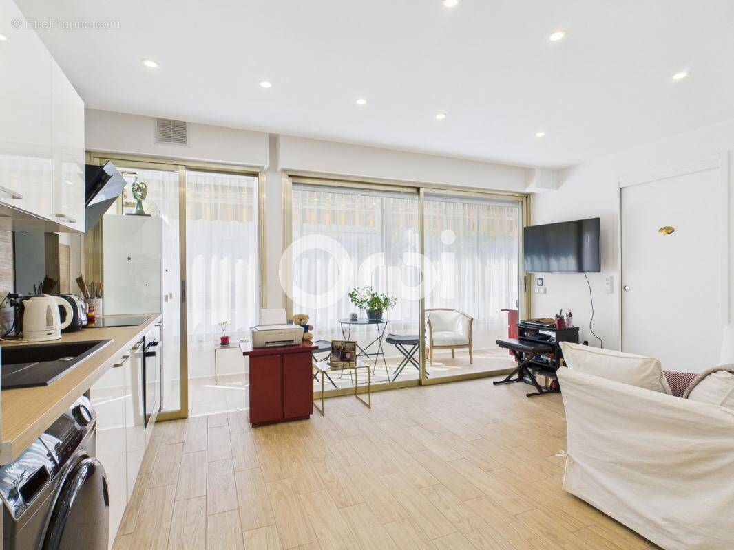 Appartement à MANDELIEU-LA-NAPOULE