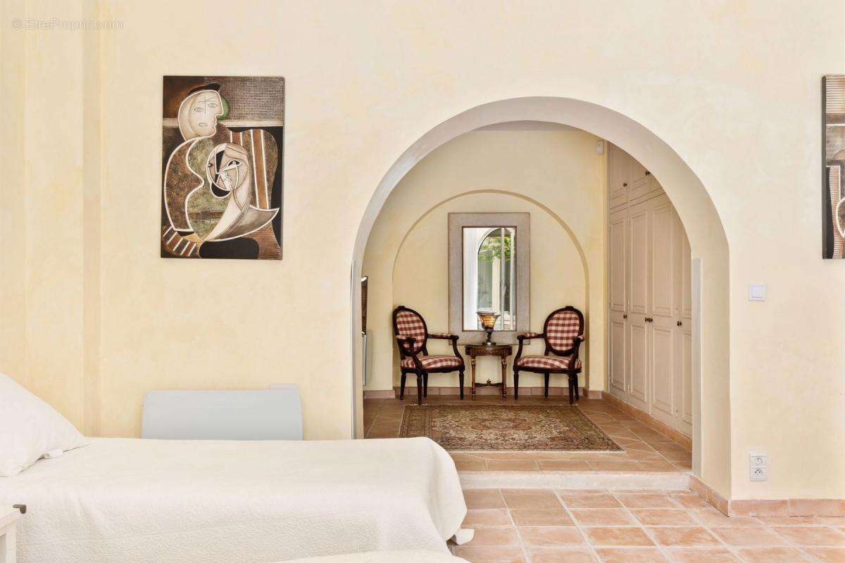 Appartement à VALLAURIS