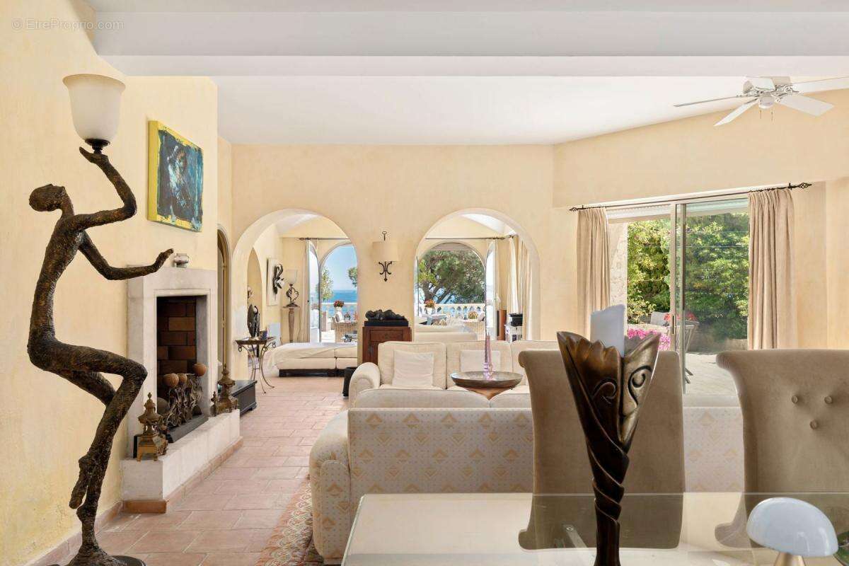 Appartement à VALLAURIS