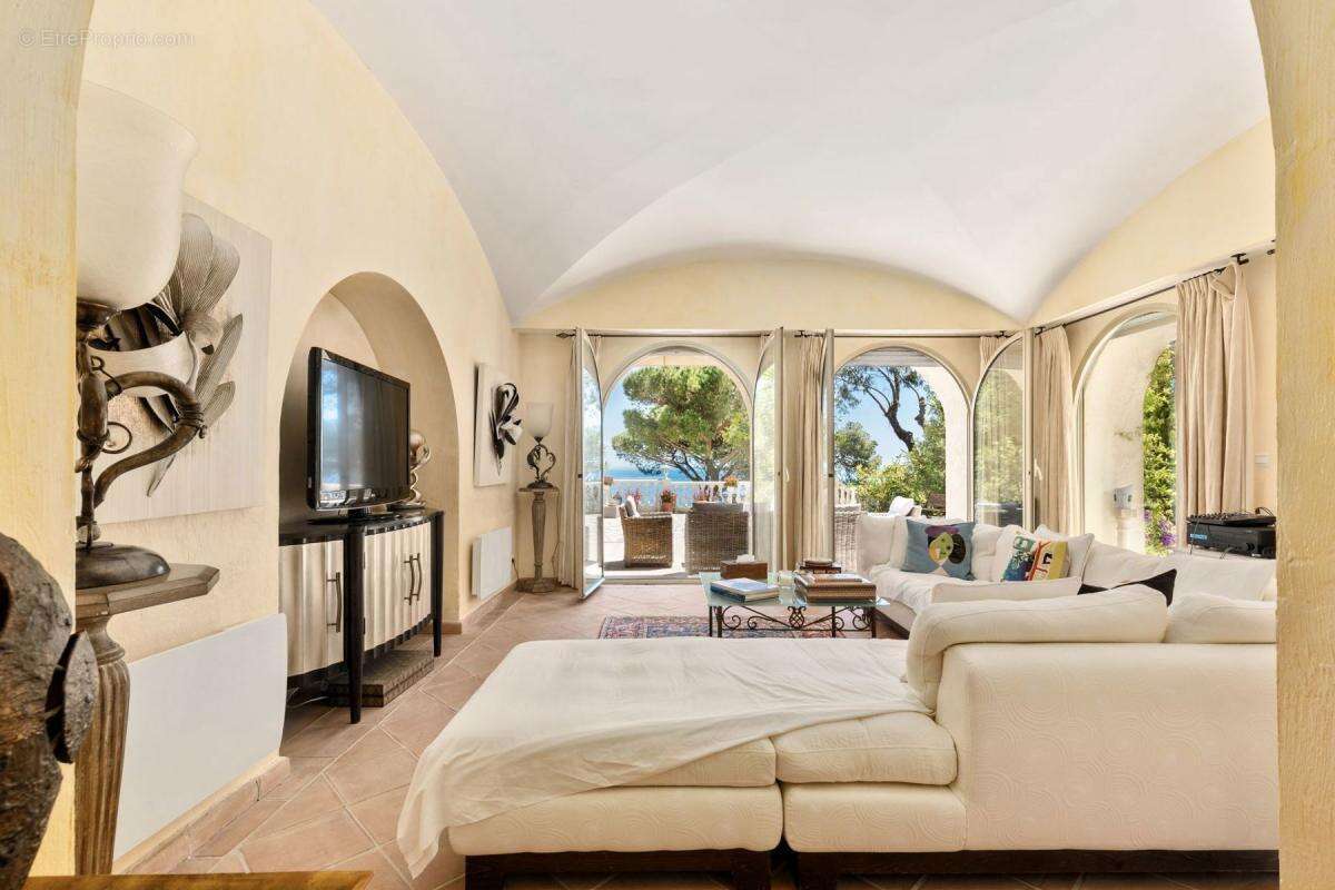 Appartement à VALLAURIS