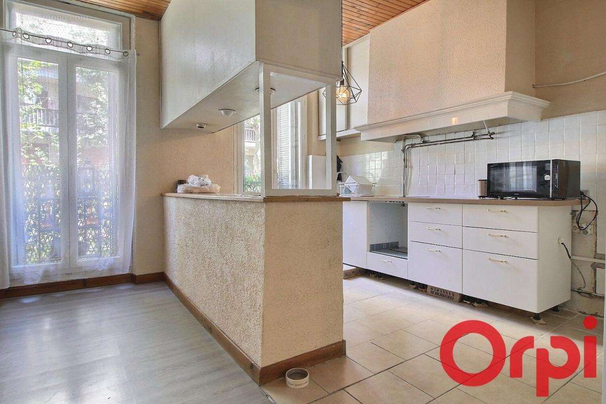 Appartement à MARSEILLE-7E