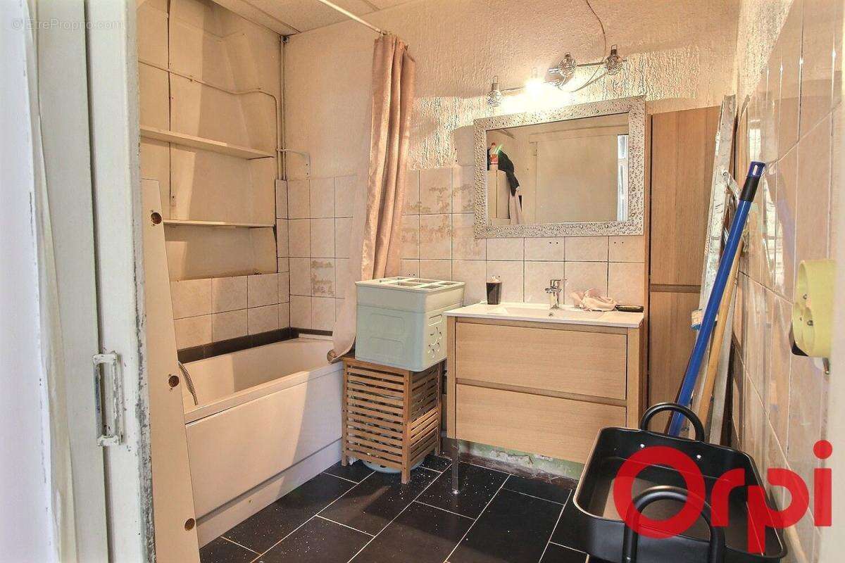 Appartement à MARSEILLE-7E